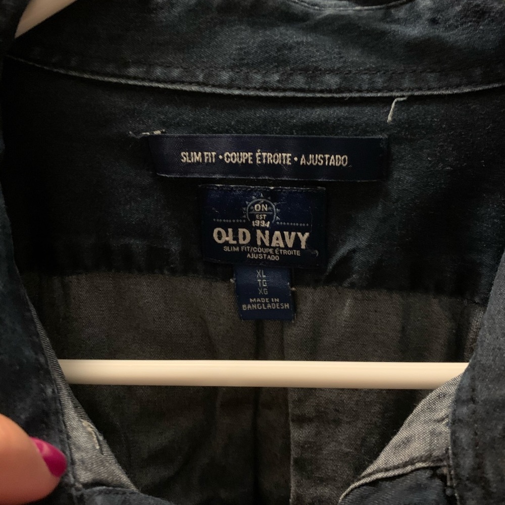 Slim fit old navy button down chambray